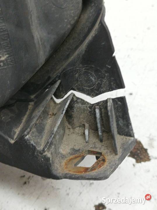 LAMPA PRZÓD LEWA EU USZKODZONA 9007036 Ford sprzedam