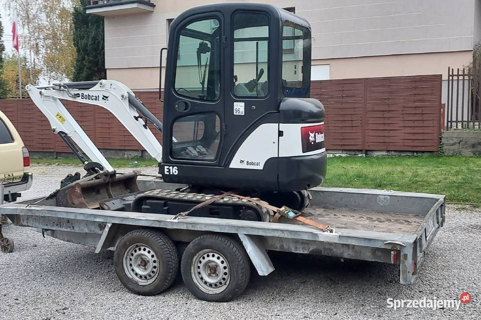 Minikoparka bobcat e16 Gąsiennice