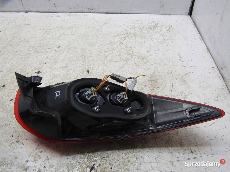 LAMPA TYLNA PRAWY TYŁ MAZDA CX5 CX5 KE osobowe