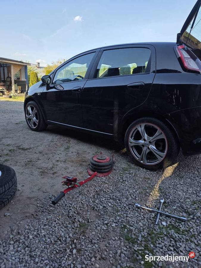 Fiat Grande Punto 19JTD 2006 120HPa czarny Grande Punto Zamość