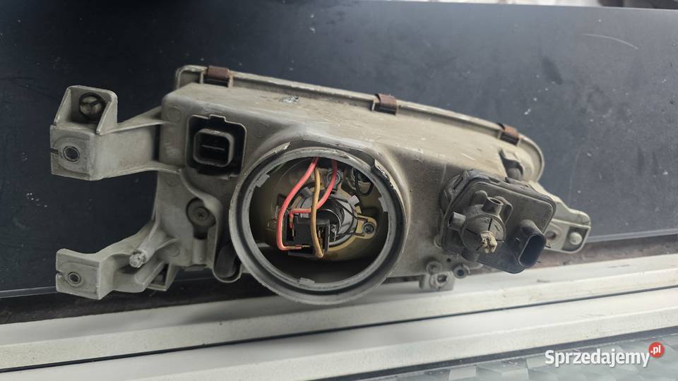 Hyunday Accent 1997 prawy przód Lampy przednie śląskie