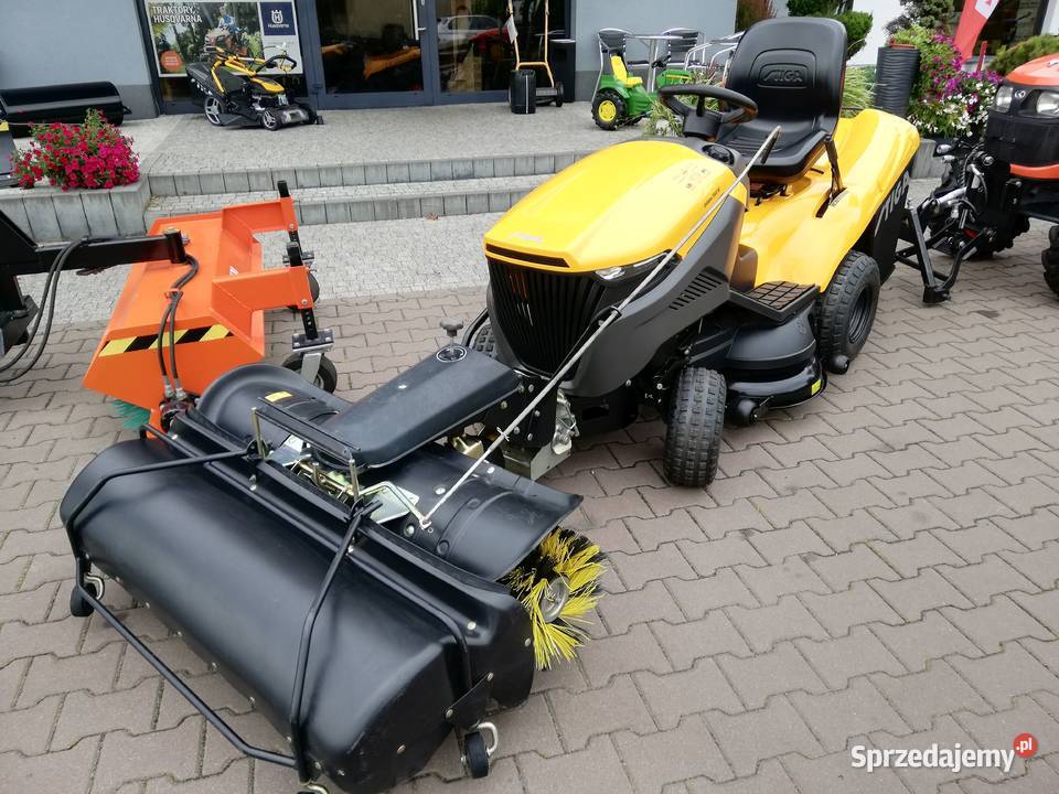 Traktor ogrodowy z zamiatarką firm Stiga 7102W Kobiele Wielkie