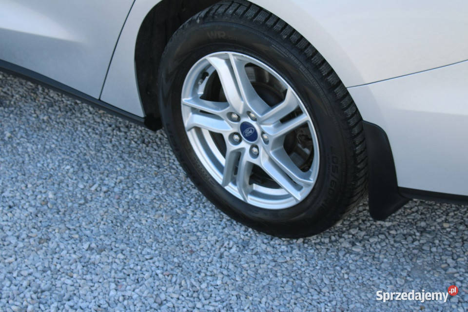Ford Focus Connected 37 317 PLN Gwarancja Fvat Kombi