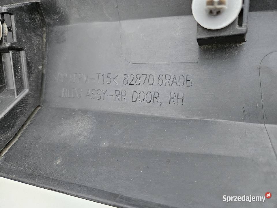 NISSAN XTRAIL T33 LISTWA DRZWI PRAWY TYŁ PRAWA Motoryzacja