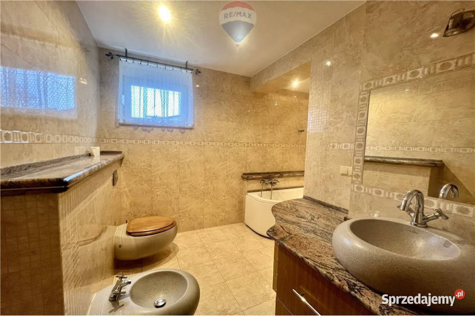 Przestronny dom gór z ogrodem zimowym mieszkalny Jasienica