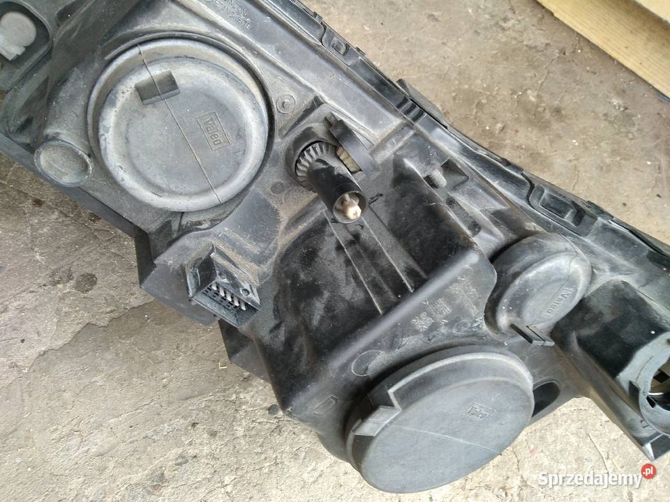 Citroen C5 Lampa przednia Prawa osobowe świętokrzyskie