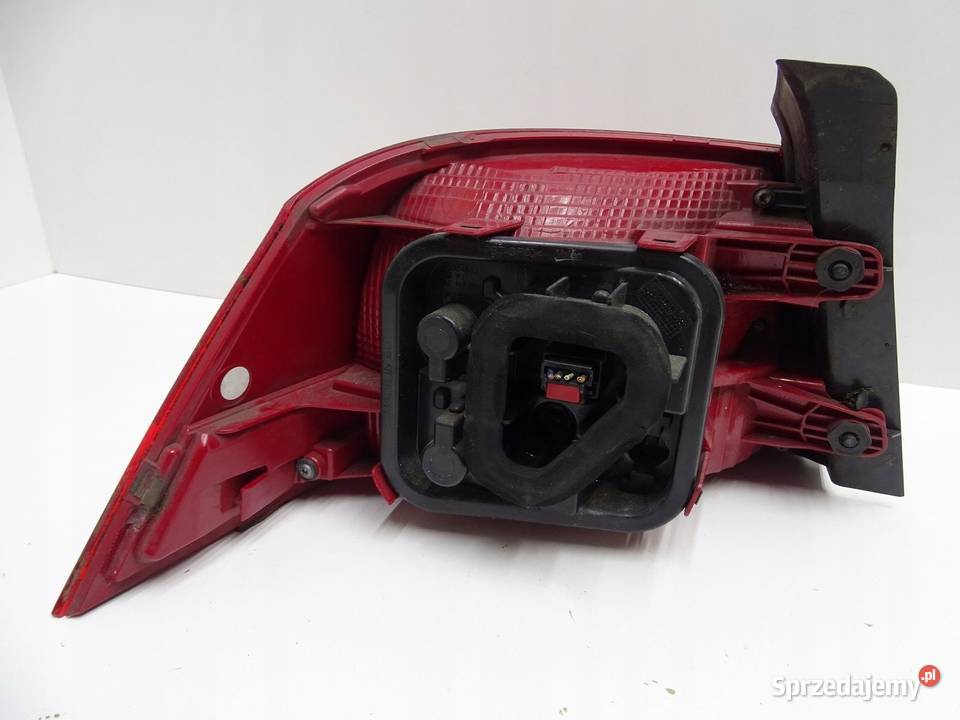 LAMPA PRAWY TYŁ PRAWA TYLNA 3AE945096F VW PASSAT