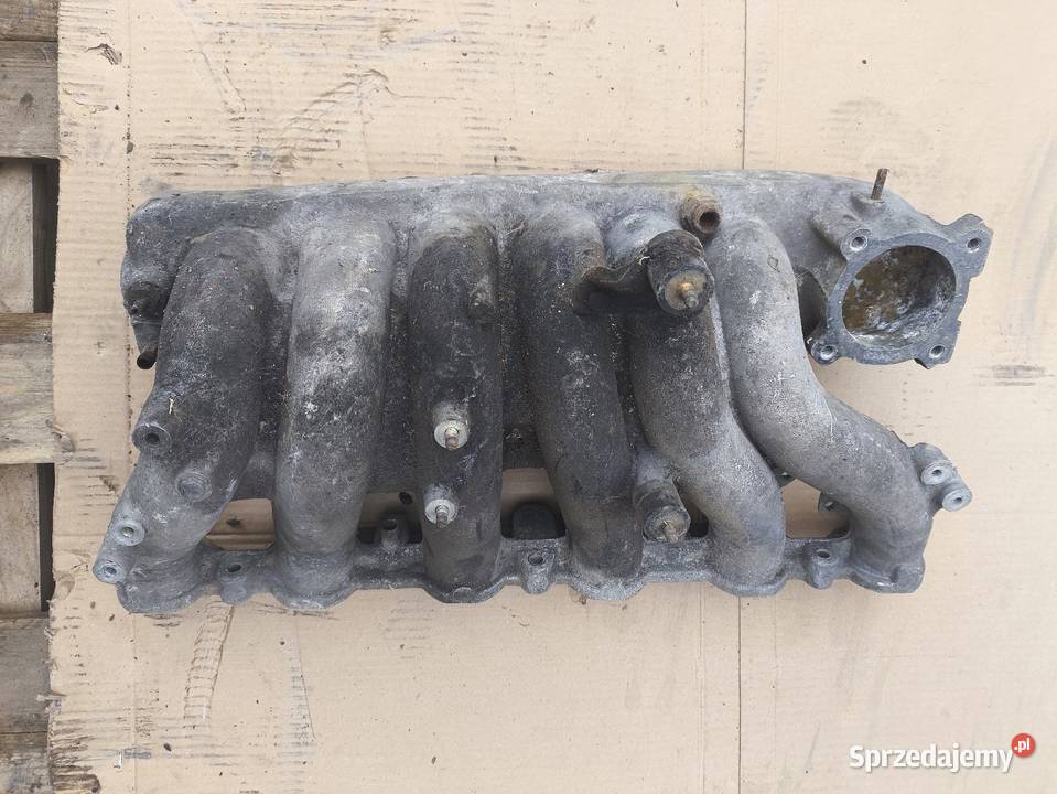 Kolektor ssący mercedes M110 W123 W126 W116 W114 Kolektory ssące podkarpackie Lutoryż