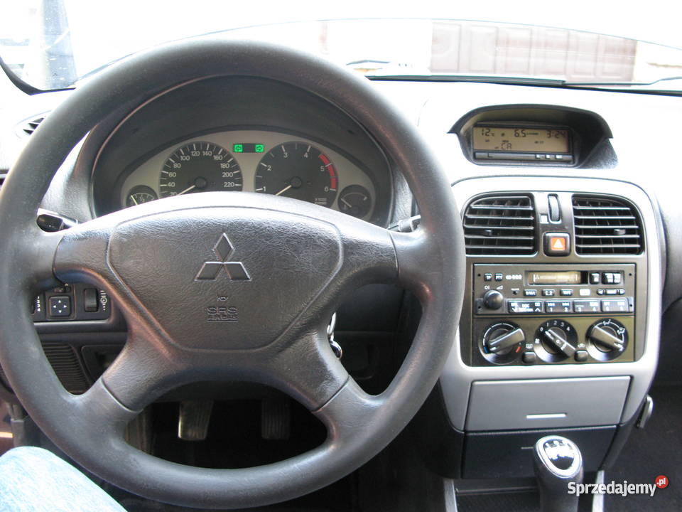 Mitsubishi Carisma 19 DID 2002 światła przeciwmgłowe Wrocław sprzedam