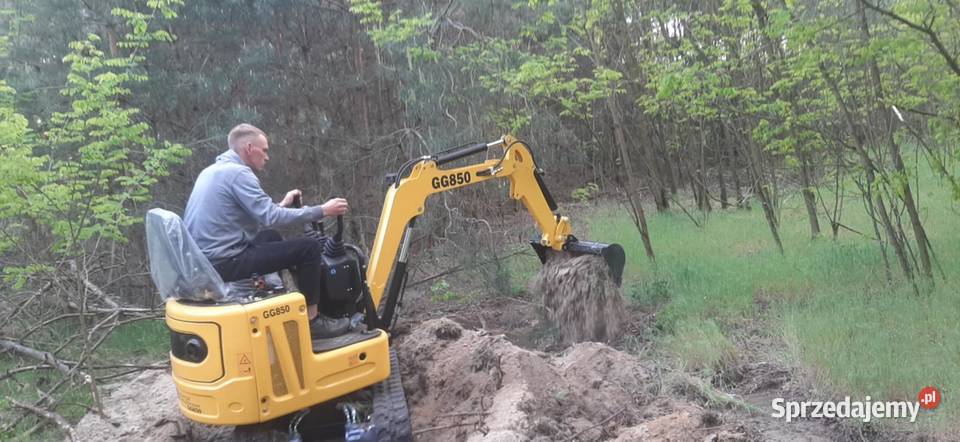 Usługi minikoparką Wykopy, roboty ziemne Sierakowy