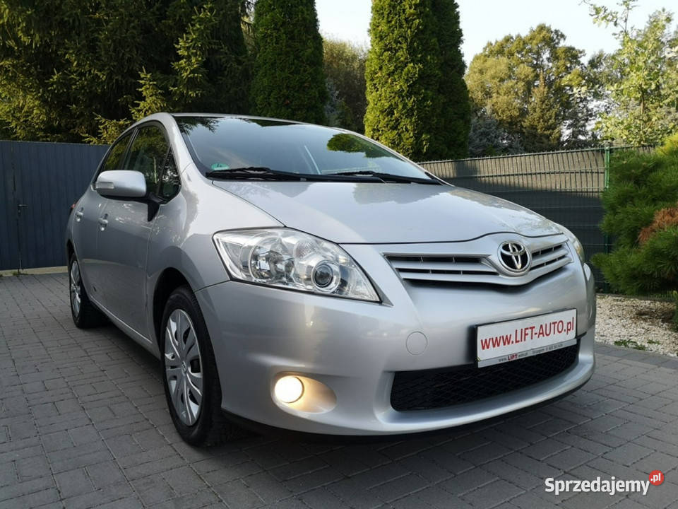 Toyota Auris 16 Benzyna 132 Klimatr LIFT Isofix benzyna Strzegom