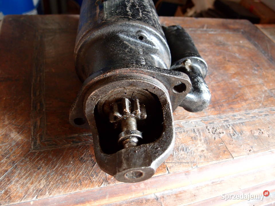 Rozrusznik Bosch 12V 9 zębów 06kW Produkcja PRL