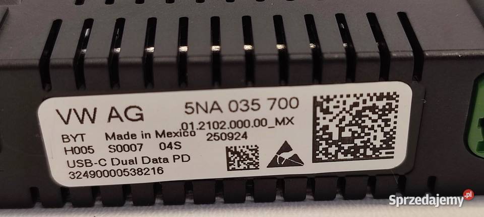 VW TIGUAN ALLSPACE PORT GNIAZDO USB 5NA035700 Rozdzielacze gniazda zapalniczki dolnośląskie