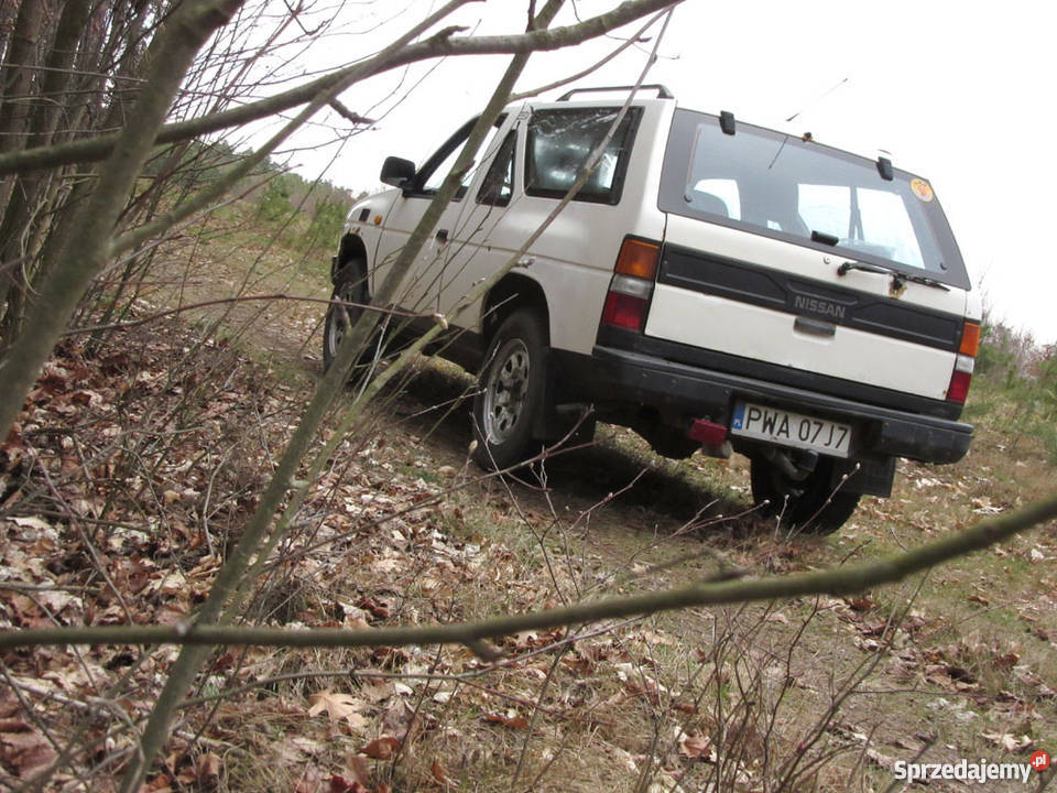 Nissan Terrano I 24 GAZ Uczciwa Tanio Gwarancja 2400cm3 Skoki