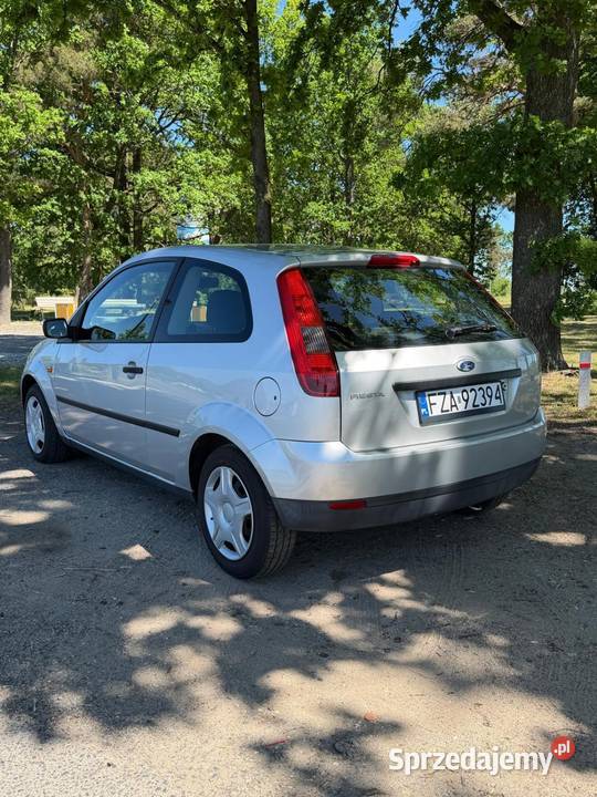 Ford Fiesta 13 benzyna rozrząd na łańcuchu pierwszy właściciel Konin