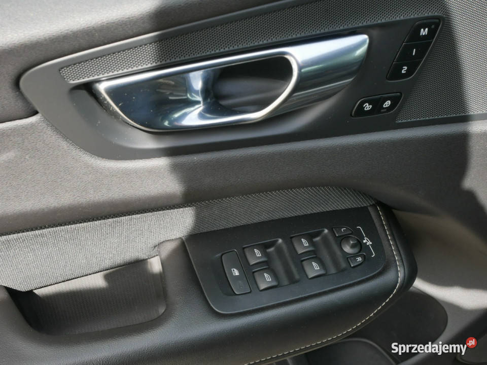 Volvo XC 60 FL 20d B4 197 Eu6 RDesign Hak mhev gniazdo USB XC 60 Volvo Goczałkowice-Zdrój