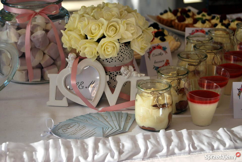 Torty muffinki słodkie stoły WESELE KOMUNIE