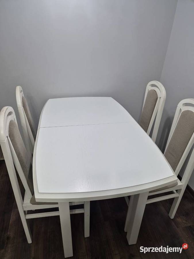 Rozkładany stół 4 krzesła