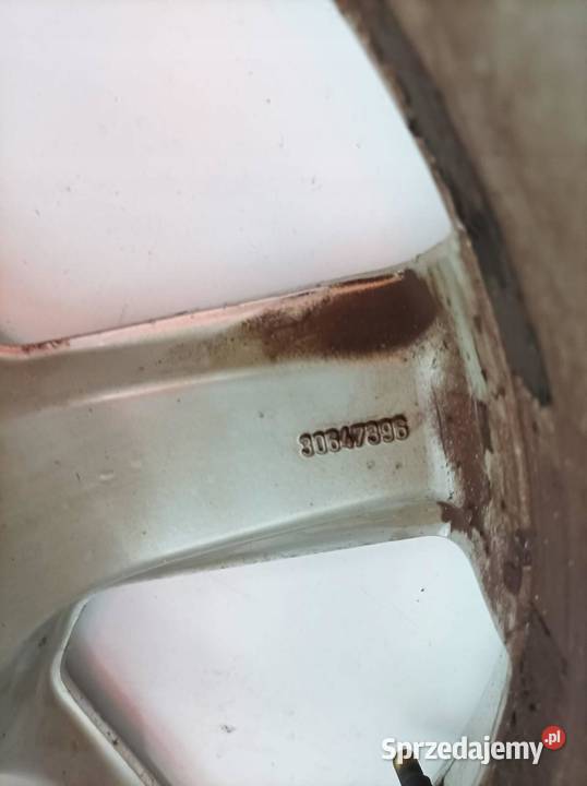 FELGA ALUMINIOWA R17 5X108 ET46 OC64MM 8JX17X46