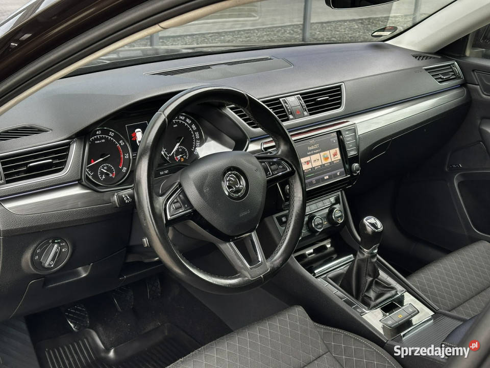 koda Superb Iręka 2 kplkół Kamera Xenon Navi manualna