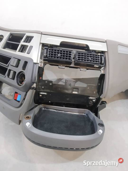 DESKA ROZDZIELCZA KOKPIT PULPIT DAF XF 20122016 osobowe świętokrzyskie