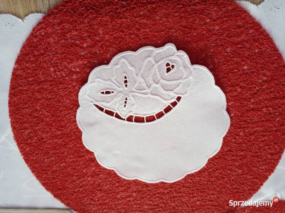 Okrągła serwetka ręczny haft richelieu wielkopolskie Jarocin