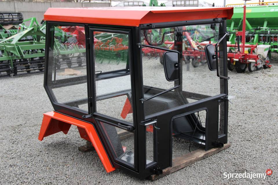 Kabina do ciągnika T 25 z błotnikami Szymczak Ursus