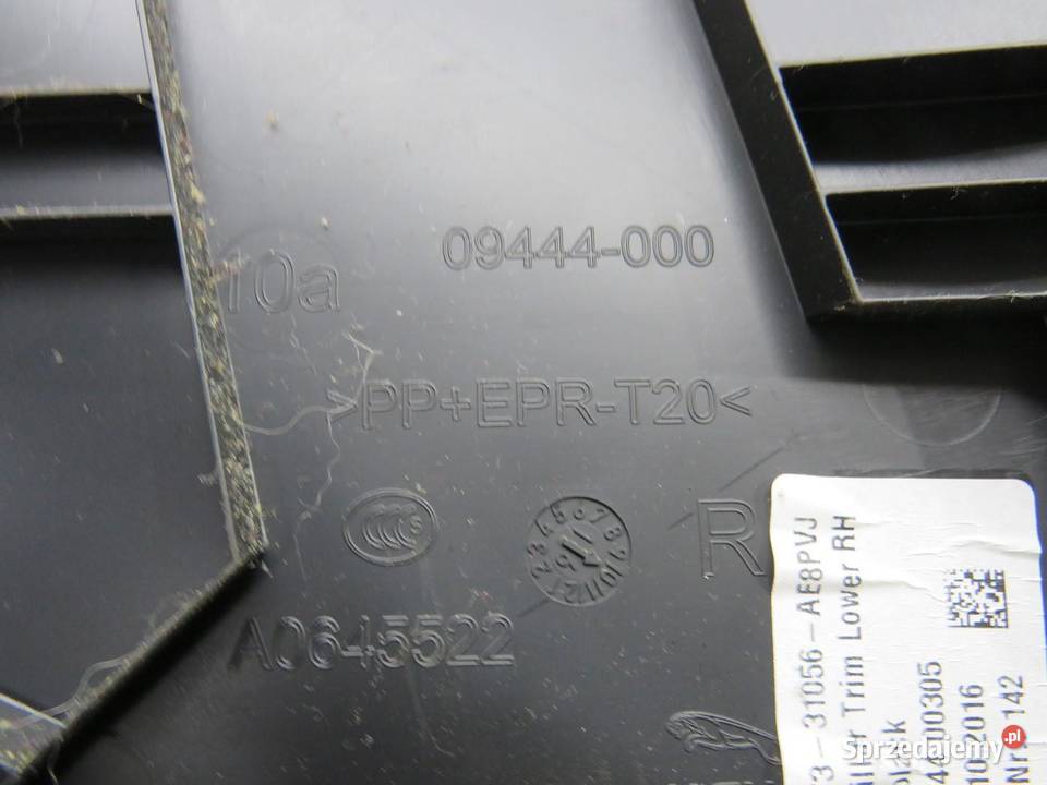 OSŁONA SŁUPKA PRAWA JAGUAR XE GX7331056A