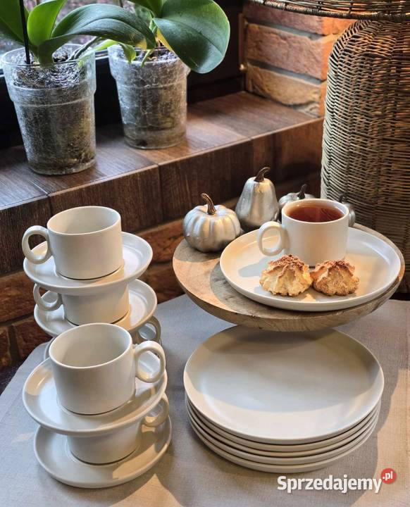 Zestaw talerze z kubkami Białe Bytom sprzedam