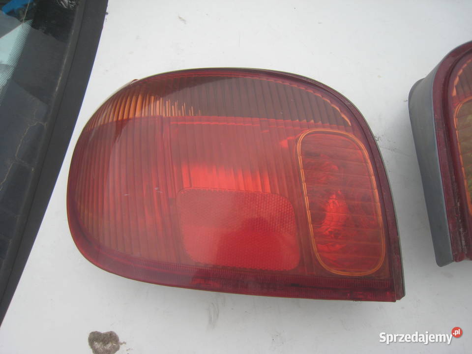 Lampa tylna prawa lewa Toyota Yaris I lift 0307 Lampy tylne Kraków