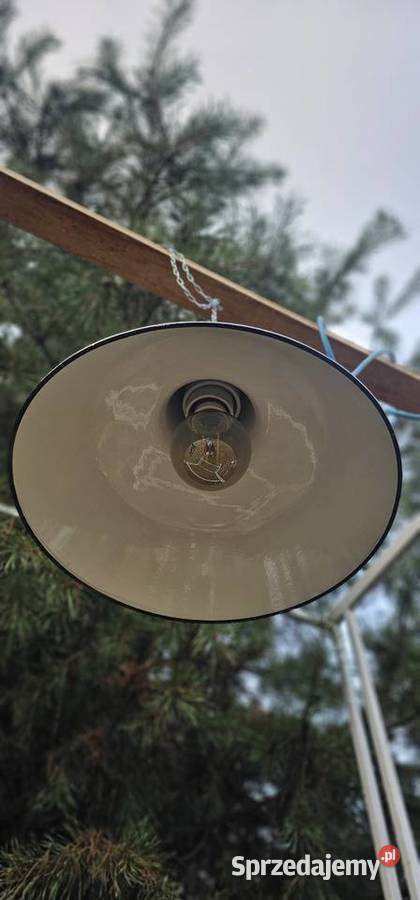 Lampa emaliowana indriustralna z lat 70tych Anielin