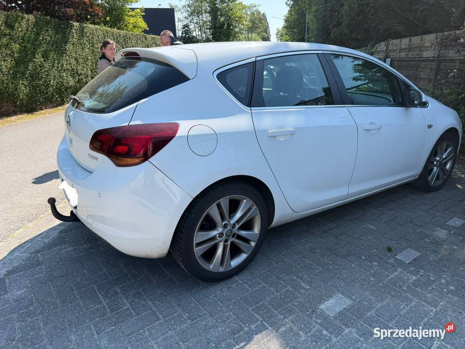 Opel Astra J 14 Turbo Benzyna 140 Klima Navi Hak biały Gliwice