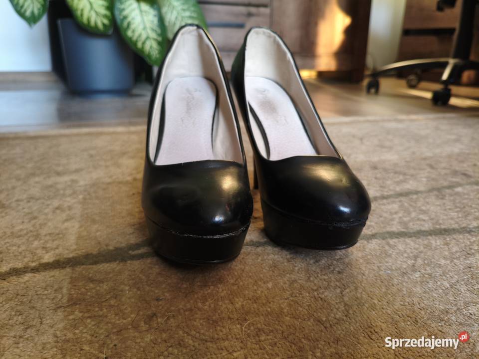 Czarne wysokie szpilki Bełżyce