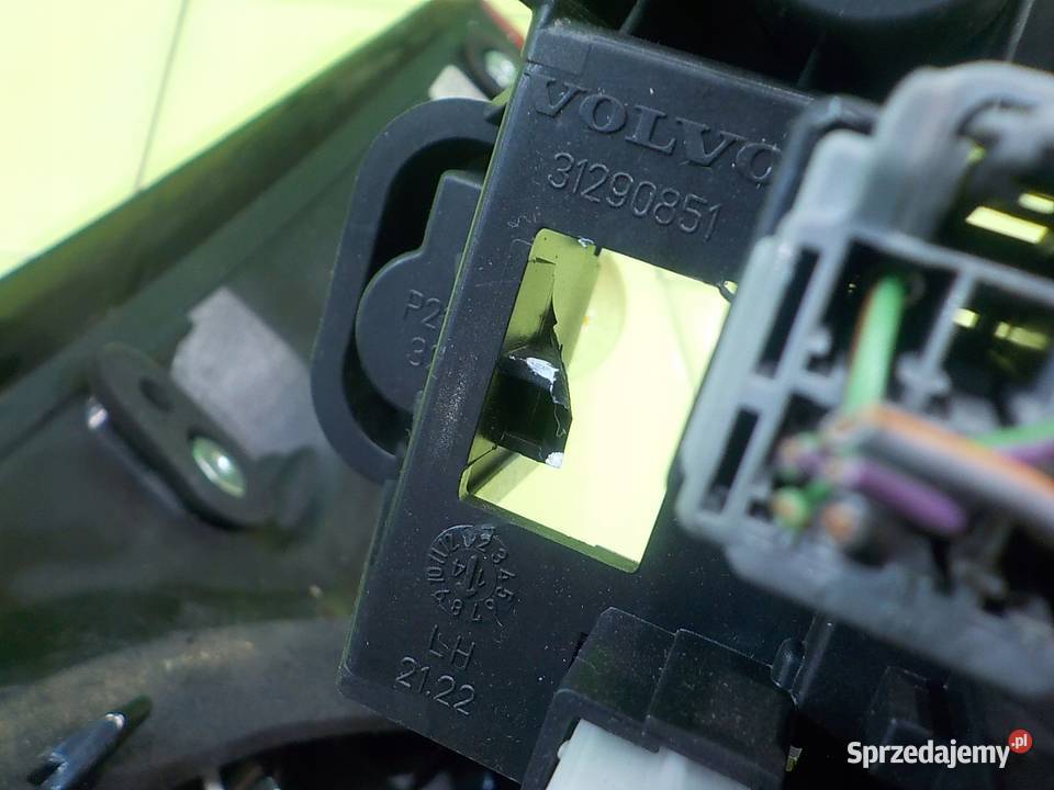 VOLVO V40 II 16D2 14r HB 5D lampa lewa tyl Suków sprzedam