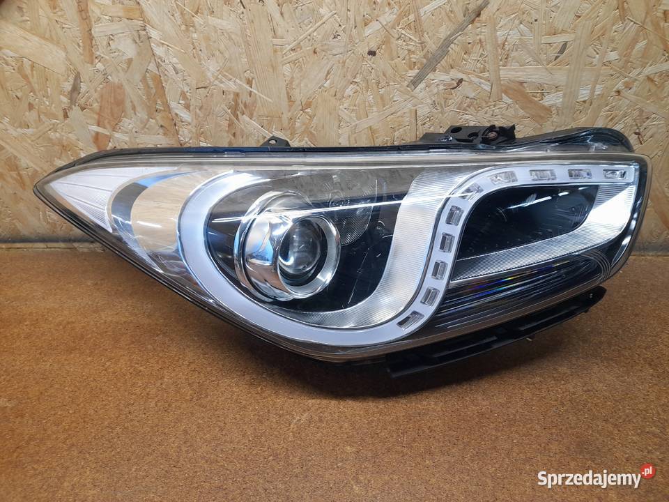 HYUNDAI I40 LAMPA PRZEDNIA PRZÓD PRAWA
