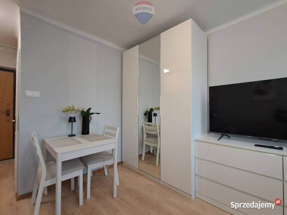 Kawalerka Lotnisku Chopina 17m2 sprzedam