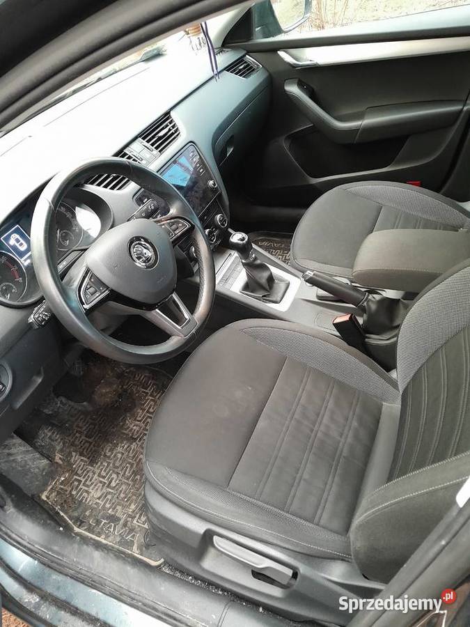 Syndyk sprzeda samochód Skoda 5E Octavia 135000km Bydgoszcz