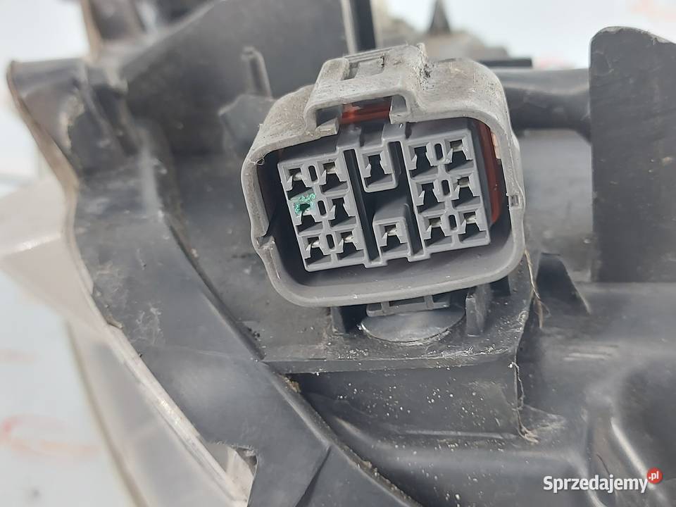 MAZDA 3 III 13r lampa prawa przód ANGLIK Kielce sprzedam