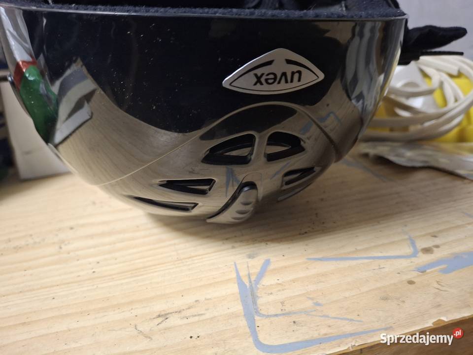 Kask narciarski UVEX śląskie