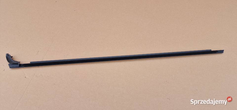 VW POLO 6R LISTWA ZGARNIAJĄCA LEWY 3D 6R3837477 Bieleń