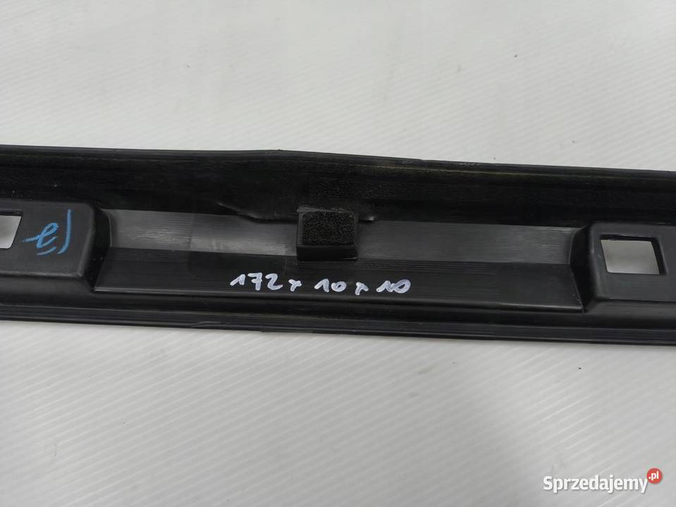 OSŁONA LISTWA PROGOWA PRAWA SUBARU FORESTER IV sprzedam
