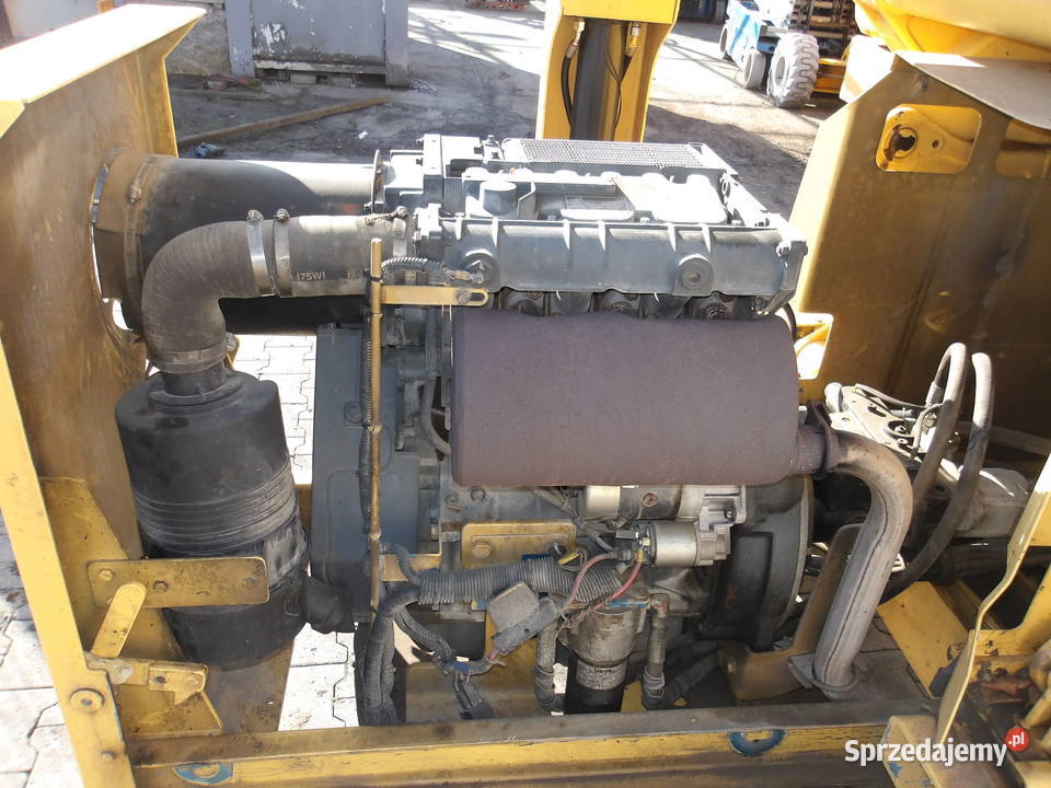 Podnośnik nożycowy spalinowy 15m 4x4 Genie Pleszew