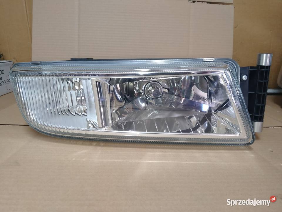 MAN TGX TGS HALOGEN PRZECIWMGIELNY PRAWY NOWY ciężarowe Kargowa
