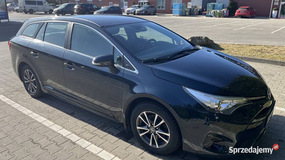 Piękna Toyota Avensis 2017 combi Automat Szczecin sprzedam