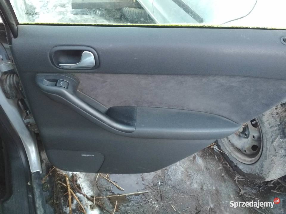 boczki z drzwi Audi A3 8L 5 drzwiowe alcantara Rok produkcji 2002 Wyposażenie wnętrza Chełm
