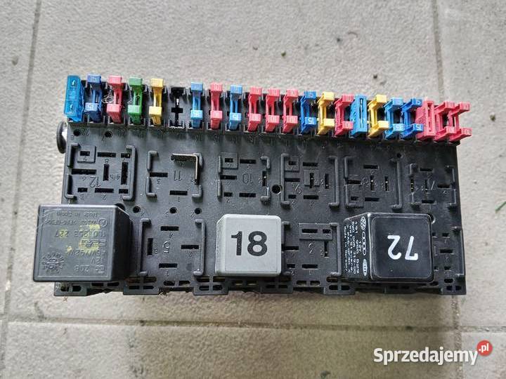 Skrzynka bezpieczników przekaźników 90 Golf MK2 sprzedam