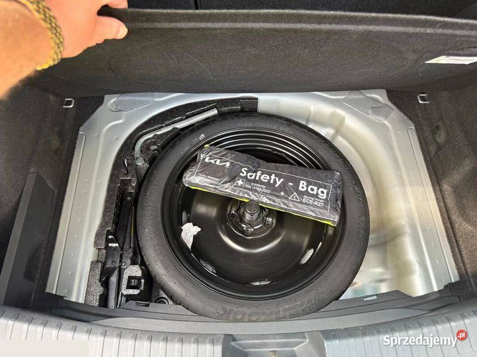 Seat Leon 10 eTSI Full LED DSG 110 2022r niski sprzedam