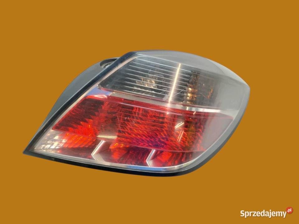 LAMPA TYŁ PRAWA 3D GTC 24451834 Opel Astra III