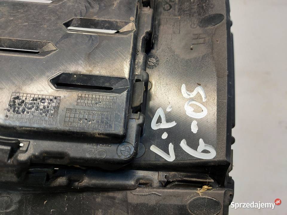 BMW G05 X5 30d 2019r KRATKA ZDERZAKA LEWA PRZÓD Listwy i nakładki