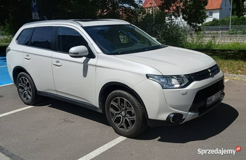 Mitsubishi Outlander salon 4x4 faktura VAT światła przeciwmgielne Strzegom